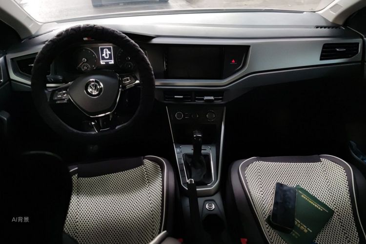 Volkswagen Polo 2020 car image #11