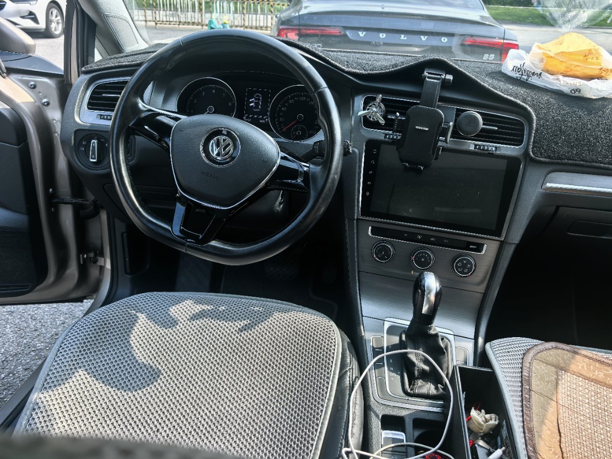 Volkswagen Golf 2016 car image #7