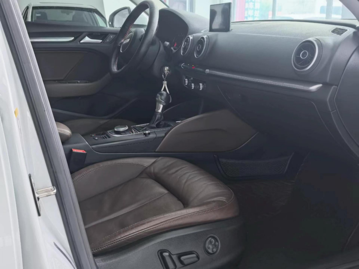 Audi A3 2015 car image #5