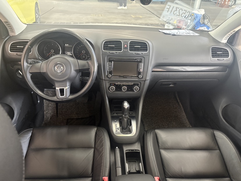 Volkswagen Golf 2013 car image #5