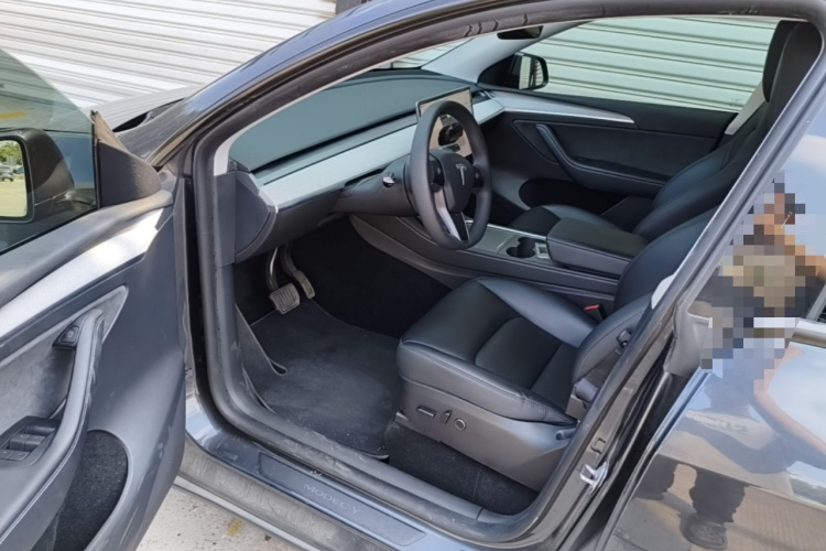 Tesla Model Y 2024 #16 Tesla Model Y 2024 صورة سيارة #16