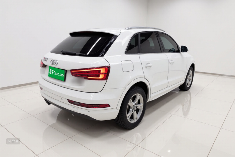 Audi Q3 2019 car image #7