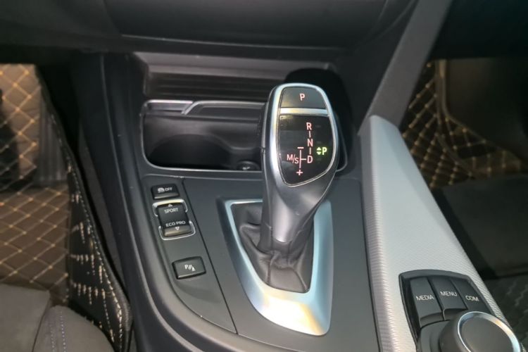 BMW 3 Series 2018 #14 BMW 3 Series 2018 car image #14
