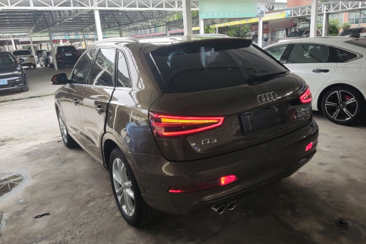 Audi Q3 2016 car image #5