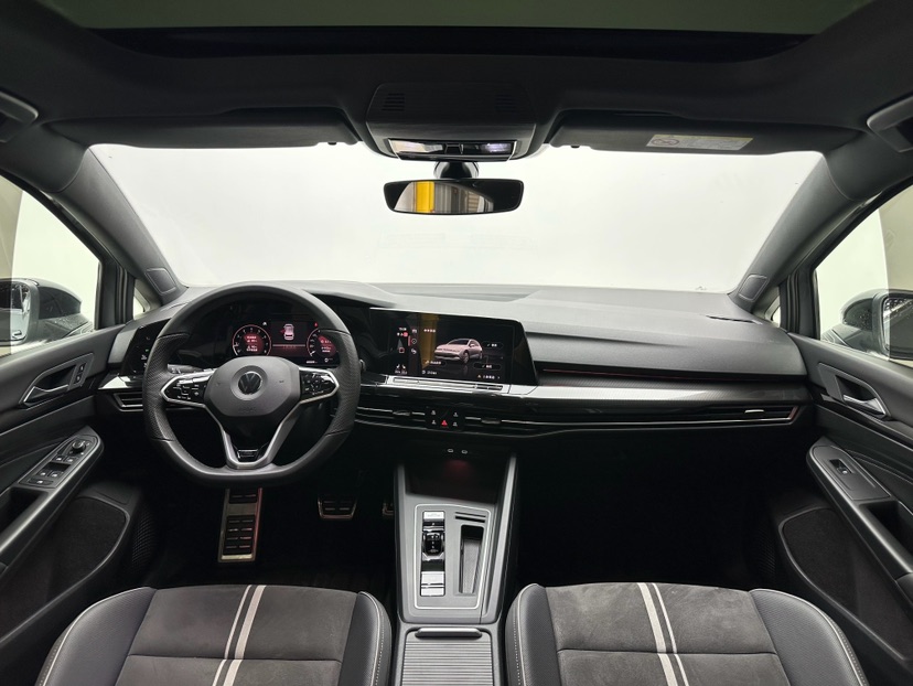 Volkswagen Golf 2023 car image #5