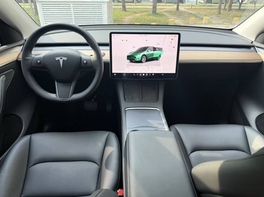 Tesla Model Y 2022 #7 Tesla Model Y 2022 car image #7