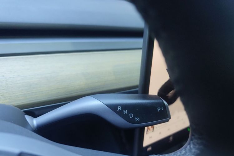 Tesla Model Y 2022 #14 Tesla Model Y 2022 car image #14