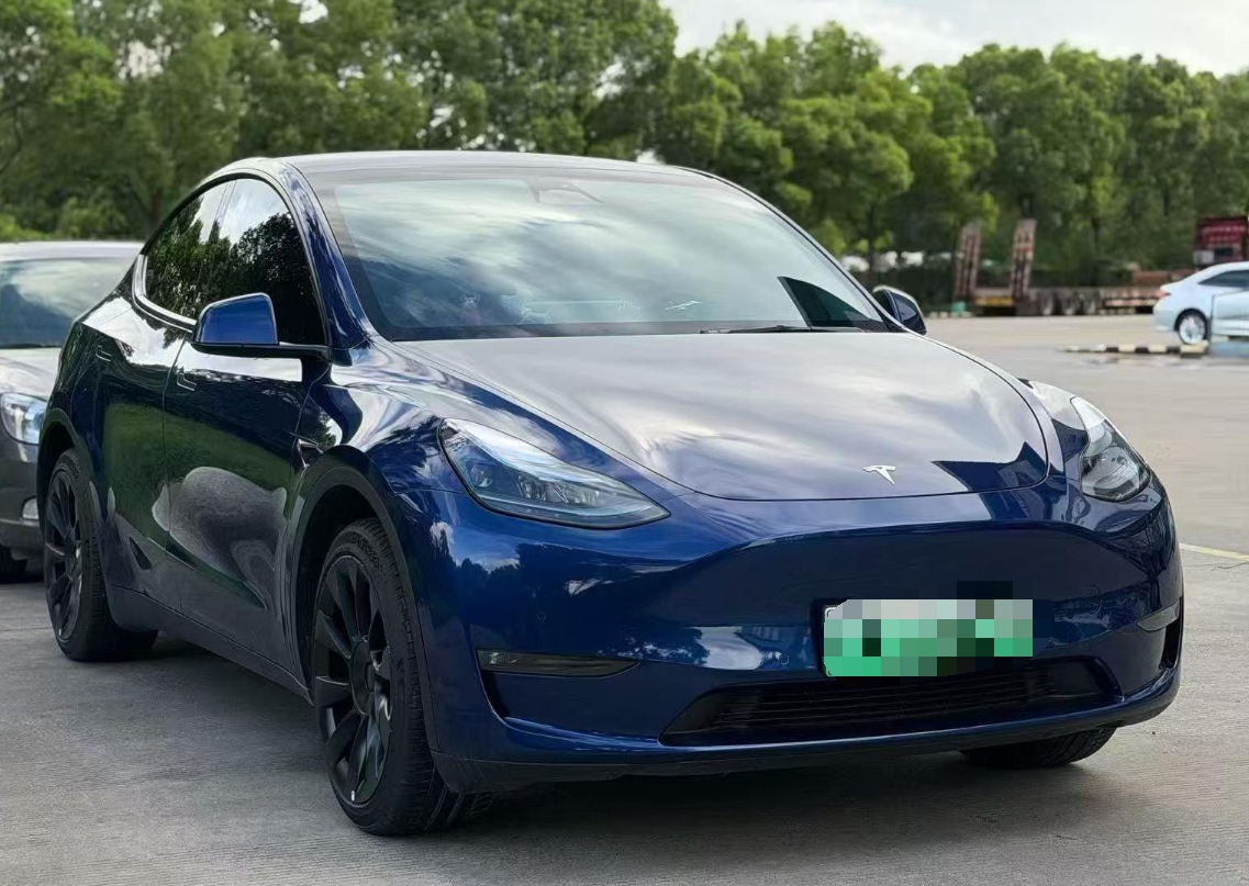 Tesla Model Y 2022 car image #2