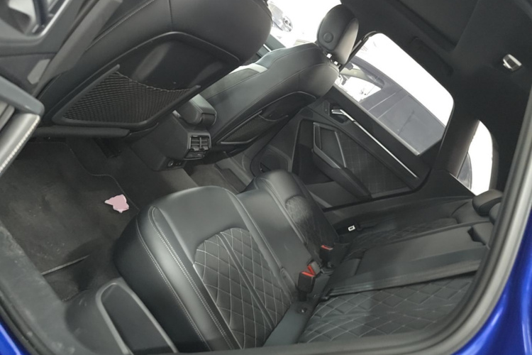 Audi Q3 2023 car image #17