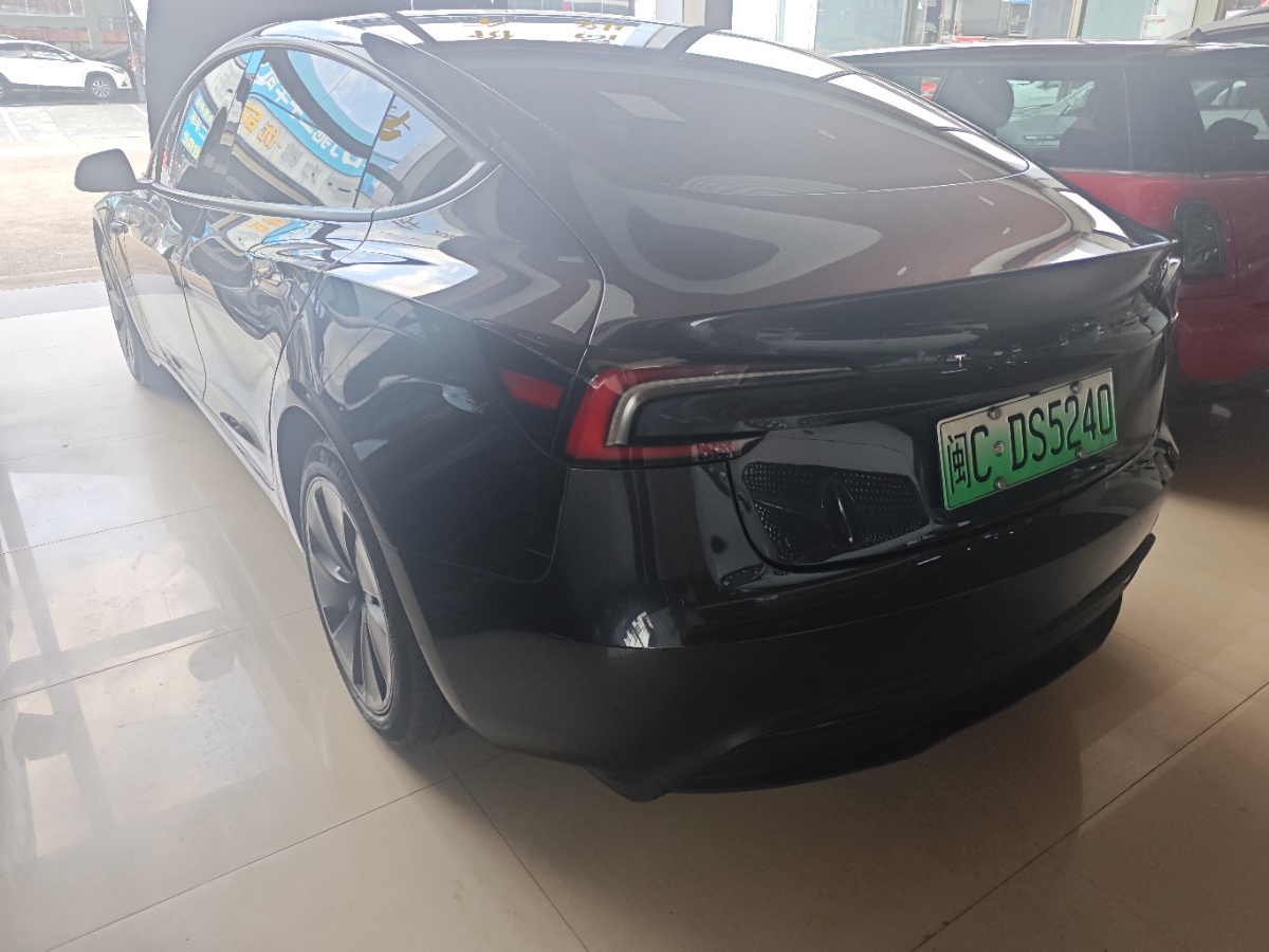 Tesla Model 3 2024 car image #3