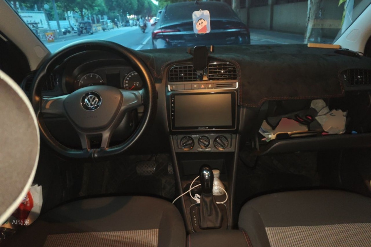 Volkswagen Polo 2019 car image #11