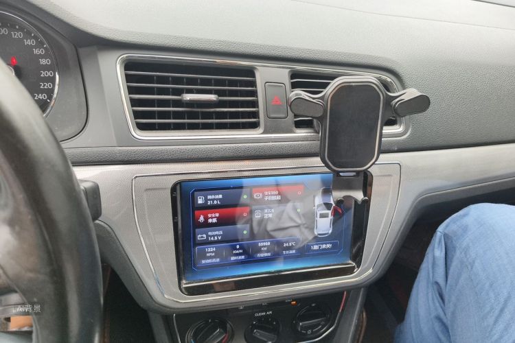 Volkswagen Lavida 2018 car image #15