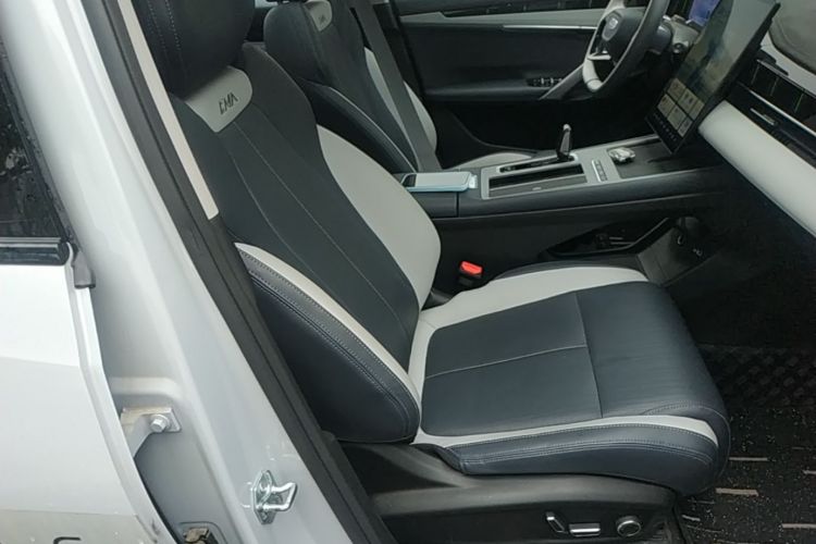 GEELY Boyue L 2024 car image #24