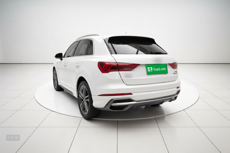 Audi Q3 2020 car image #5