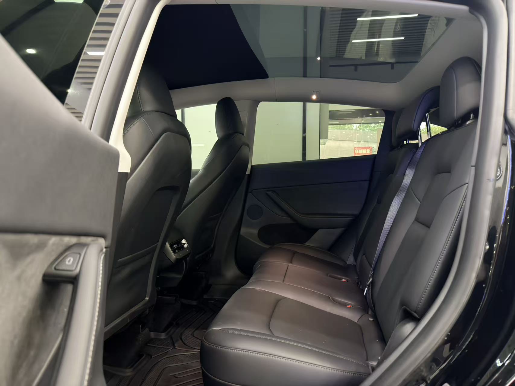 Tesla Model Y 2023 #11 Tesla Model Y 2023 car image #11