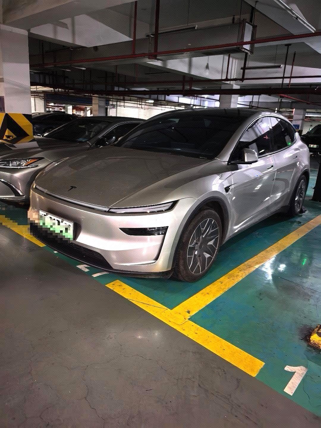 Tesla Model Y L 2025 Tesla Model Y L 2025 imagen de coche