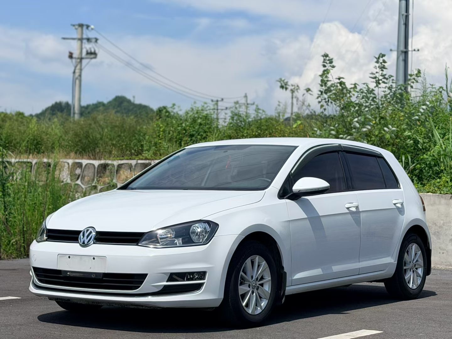 Volkswagen Golf 2016 car image 