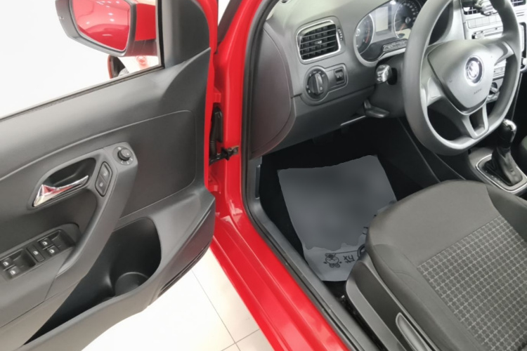 Volkswagen Polo 2015 #16 Volkswagen Polo 2015 car image #16