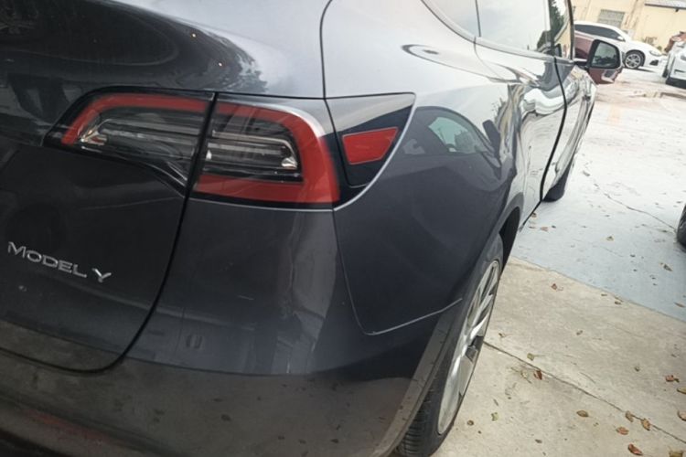 Tesla Model Y 2022 #8 Tesla Model Y 2022 car image #8