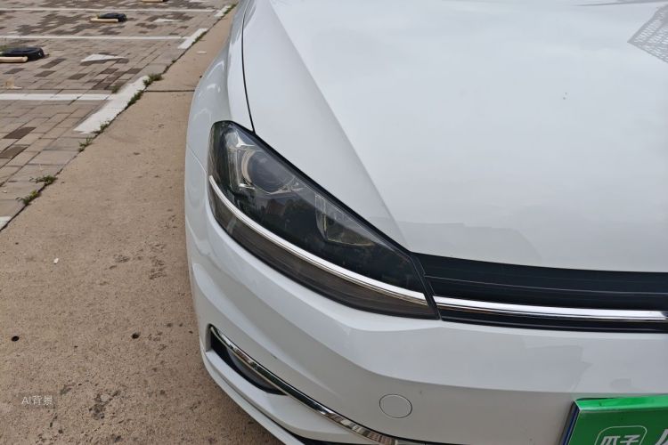 Volkswagen Golf 2019 car image #8