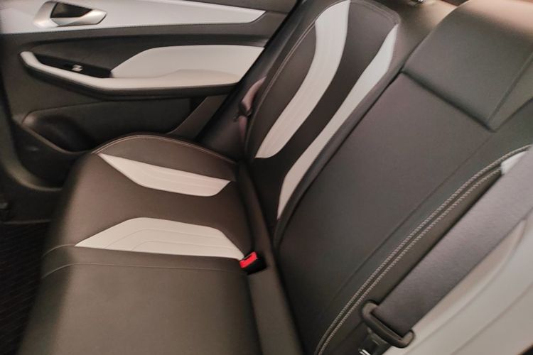 GEELY Binray 2024 car image #17