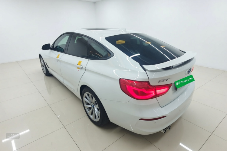 BMW 3 Series GT 2018 car image #5