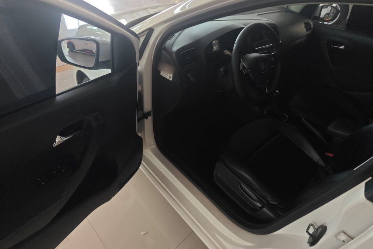 Volkswagen Polo 2019 immagine di auto #16