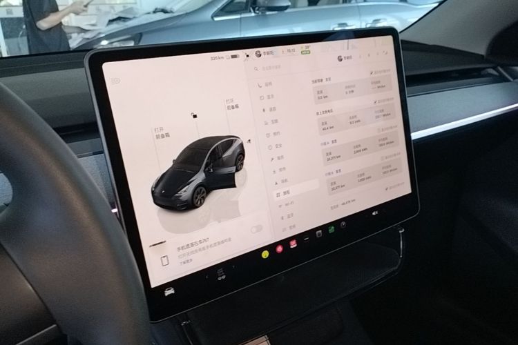 Tesla Model Y 2024 immagine di auto #13