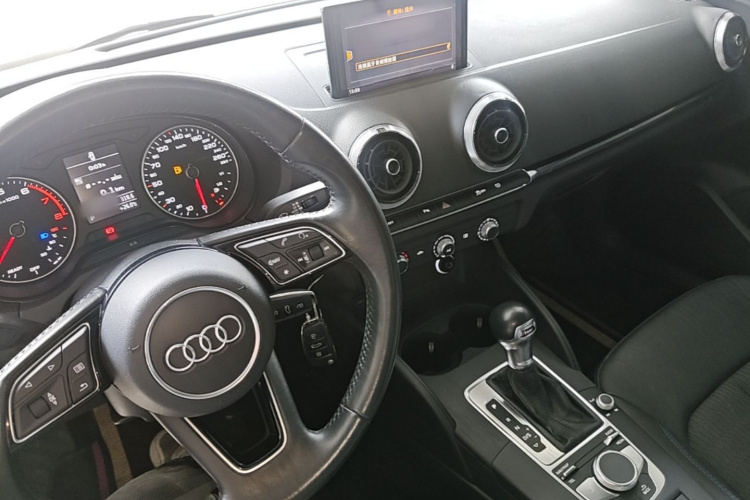 Audi A3 2019 car image #10