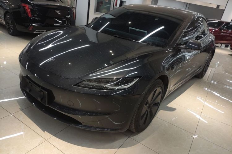 Tesla Model 3 2025 car image #2