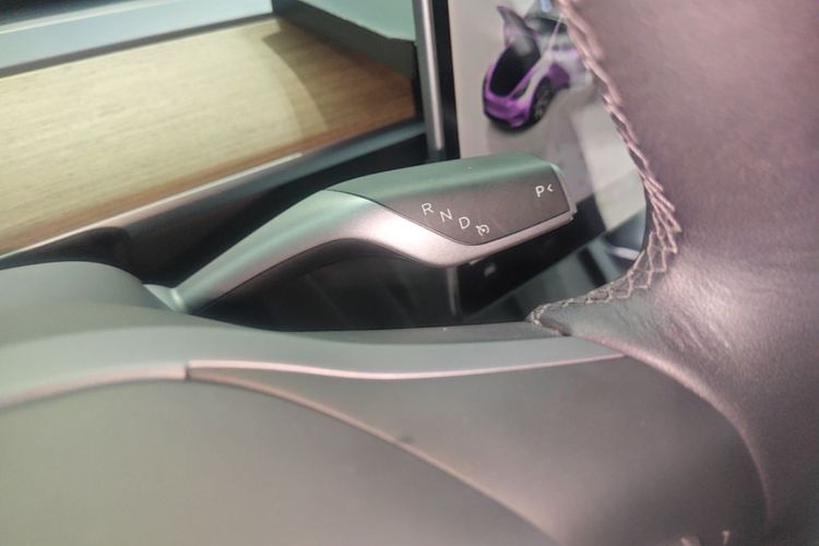 Tesla Model Y 2022 car image #23