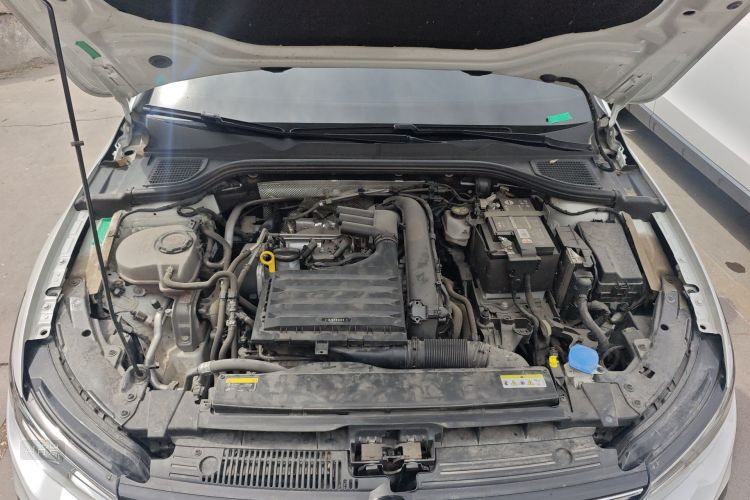 Volkswagen Golf 2022 imagen de coche #22