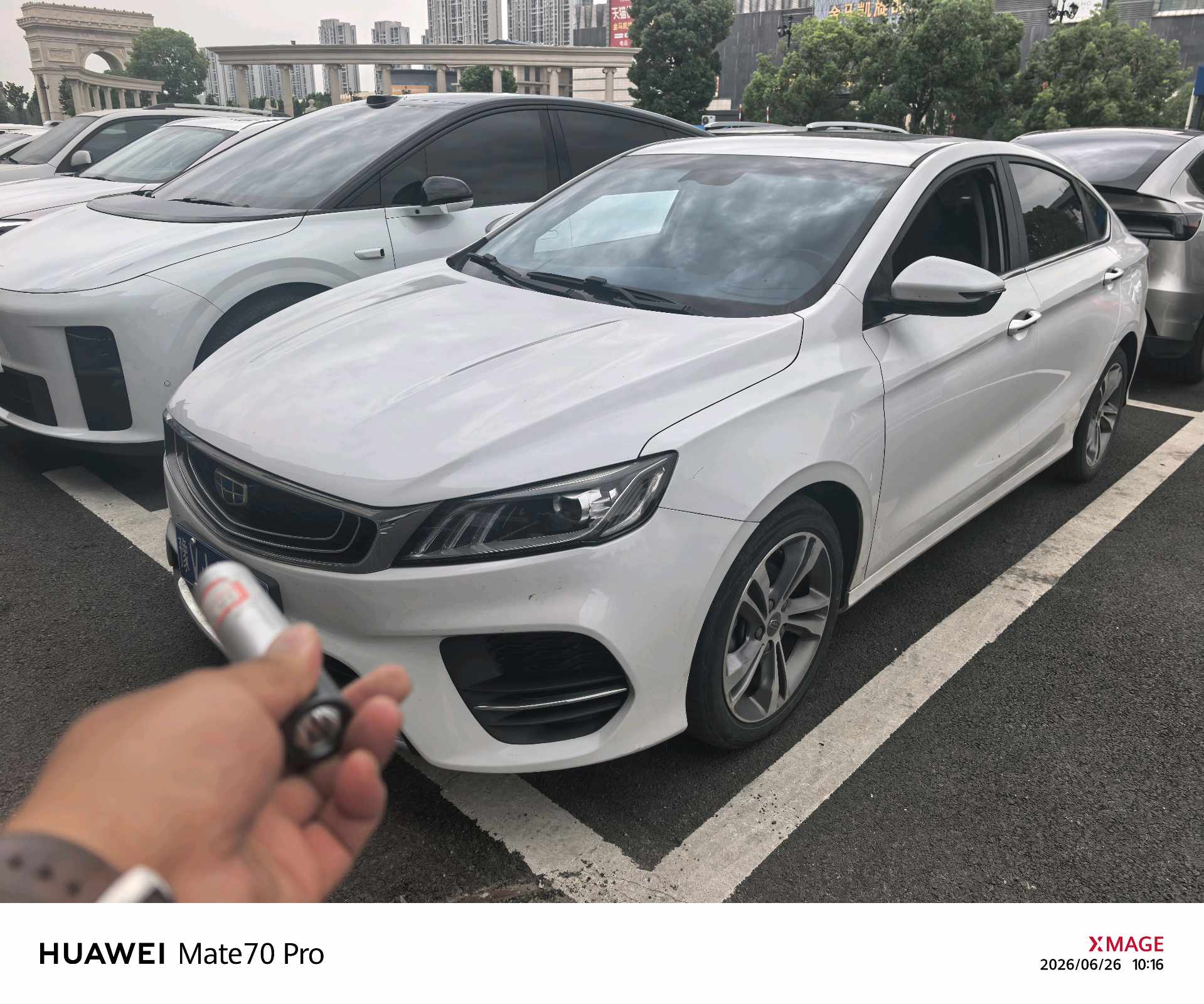 GEELY Binray 2019 car image 