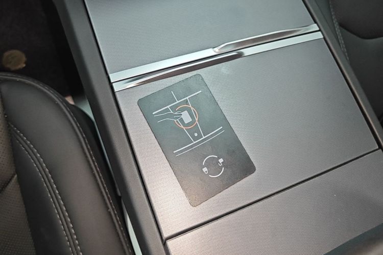 Tesla Model 3 2024 immagine di auto #9