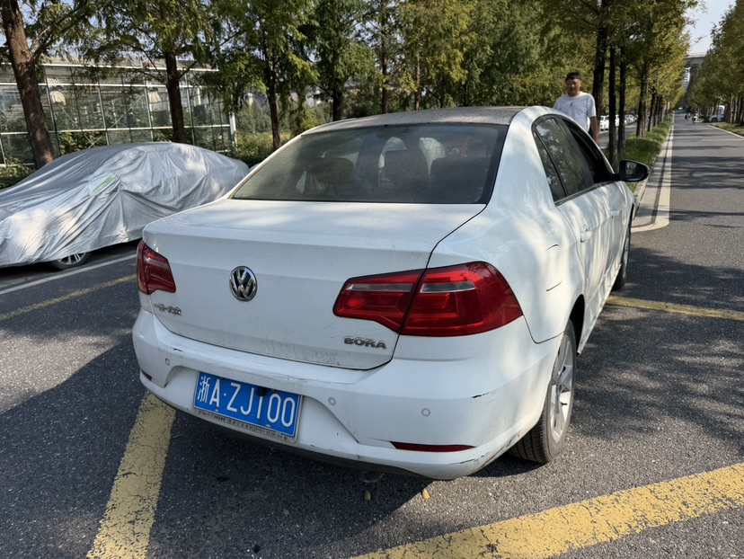 Volkswagen Bora 2014 car image #5
