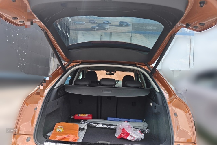 Audi Q3 2018 immagine di auto #21
