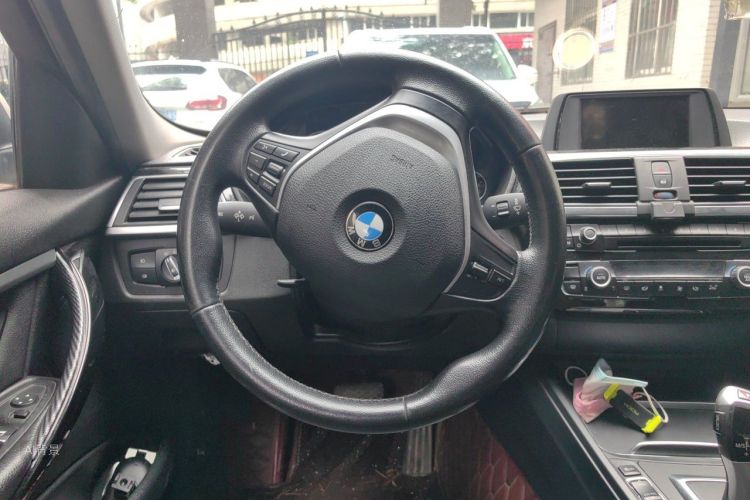 BMW 3 Series 2016 car image #12