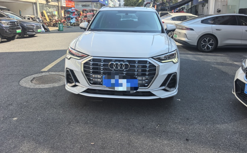 Audi Q3 2023 #3 Audi Q3 2023 изображение автомобиля #3