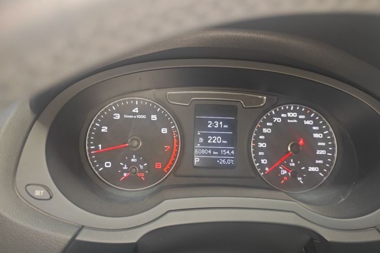 Audi Q3 2019 #12 Audi Q3 2019 car image #12