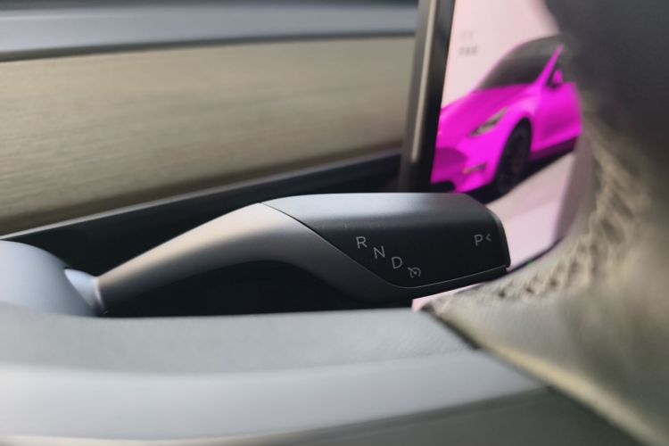 Tesla Model Y 2022 #18 Tesla Model Y 2022 car image #18