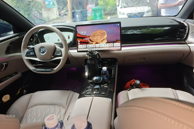 BYD Han 2025 car image #11