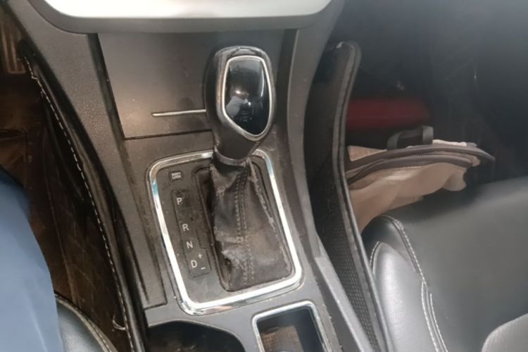 GEELY Emgrand 2016 car image #18