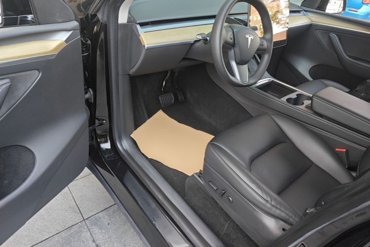 Tesla Model Y 2022 car image #16