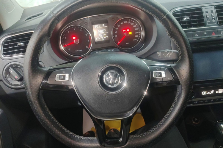 Volkswagen Polo 2014 #11 Volkswagen Polo 2014 car image #11