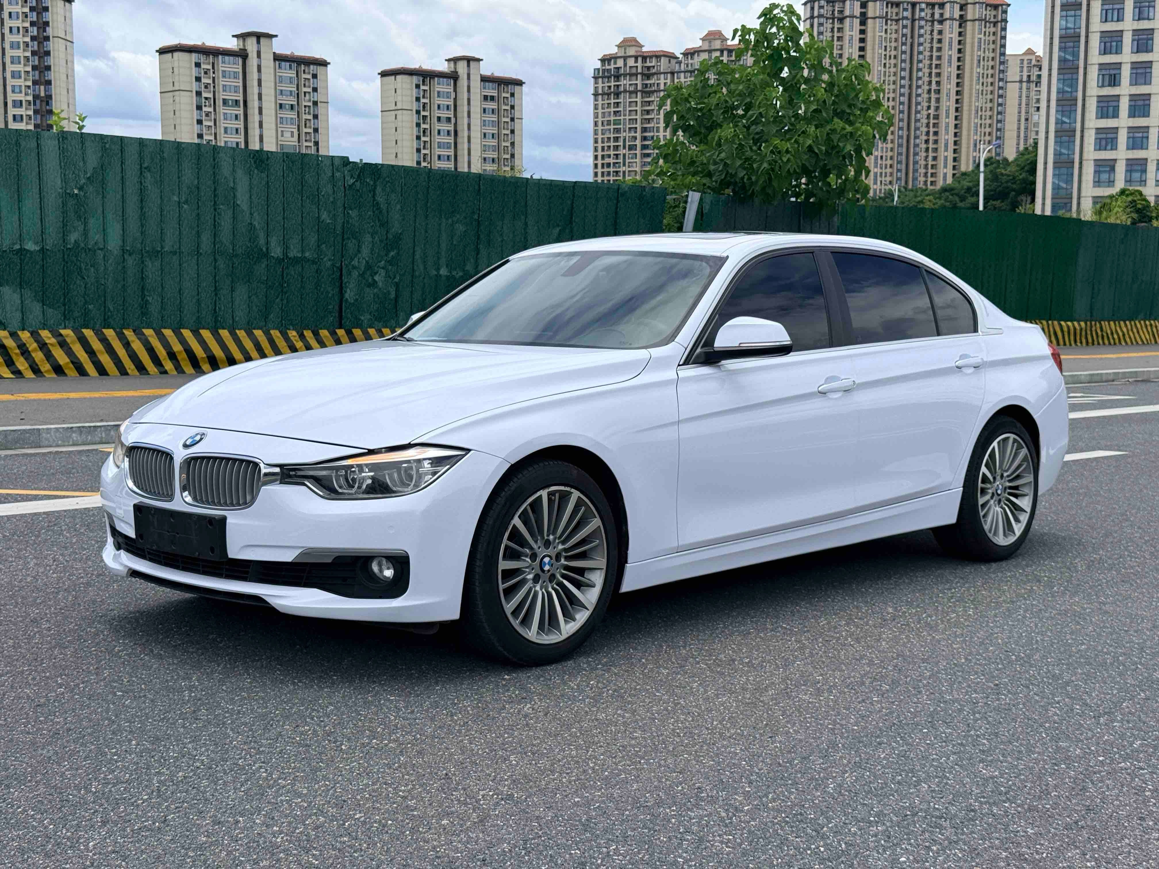 BMW 3 Series 2018 car image #2