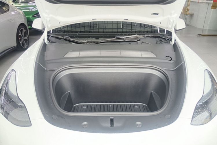 Tesla Model Y 2024 #20 Tesla Model Y 2024 car image #20