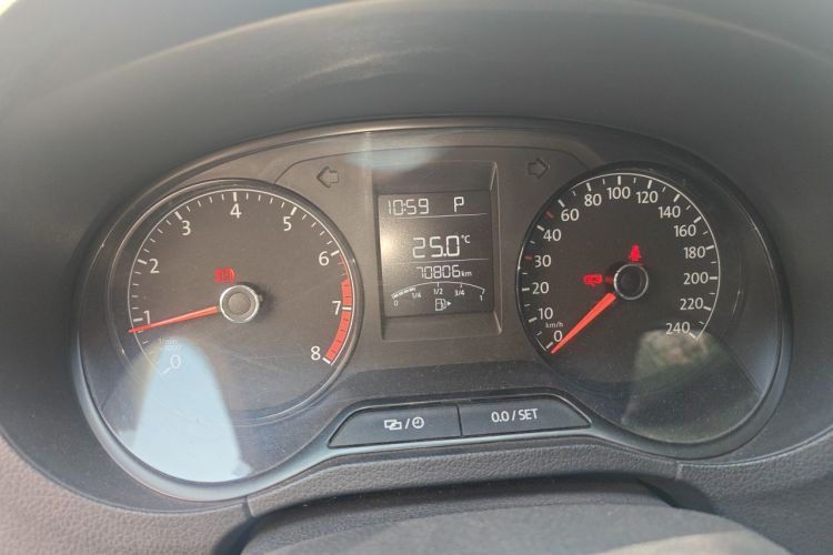 Volkswagen Polo 2017 car image #10