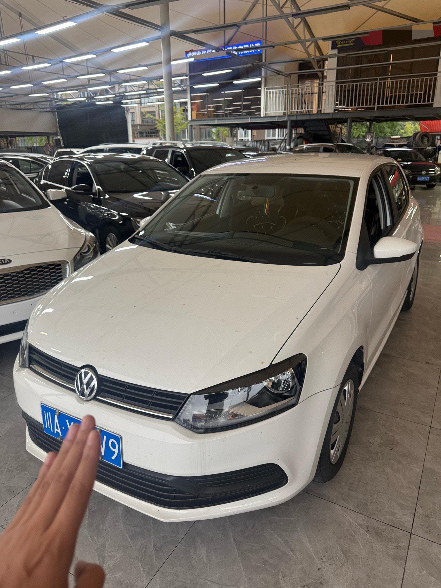Volkswagen Polo 2015 Volkswagen Polo 2015 car image