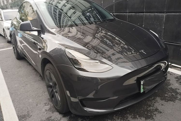 Tesla Model Y 2024 #4 Tesla Model Y 2024 car image #4