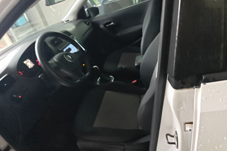 Volkswagen Polo 2019 car image #15